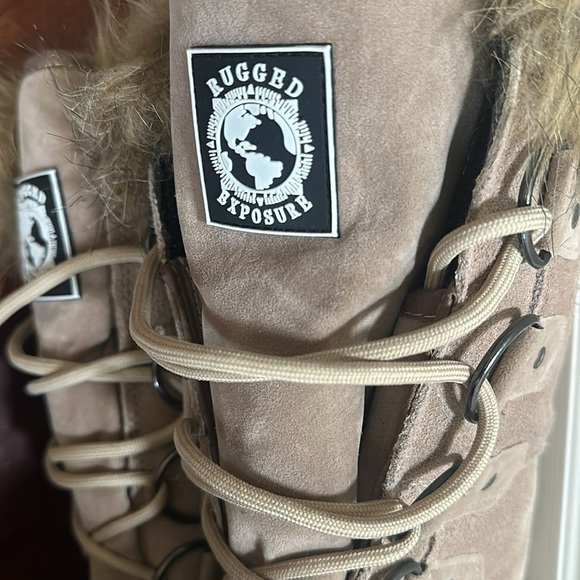 Rugged Exposure Thermolite lines women’s snow Boots. Never worn. Size 7 - Picture 5 of 6